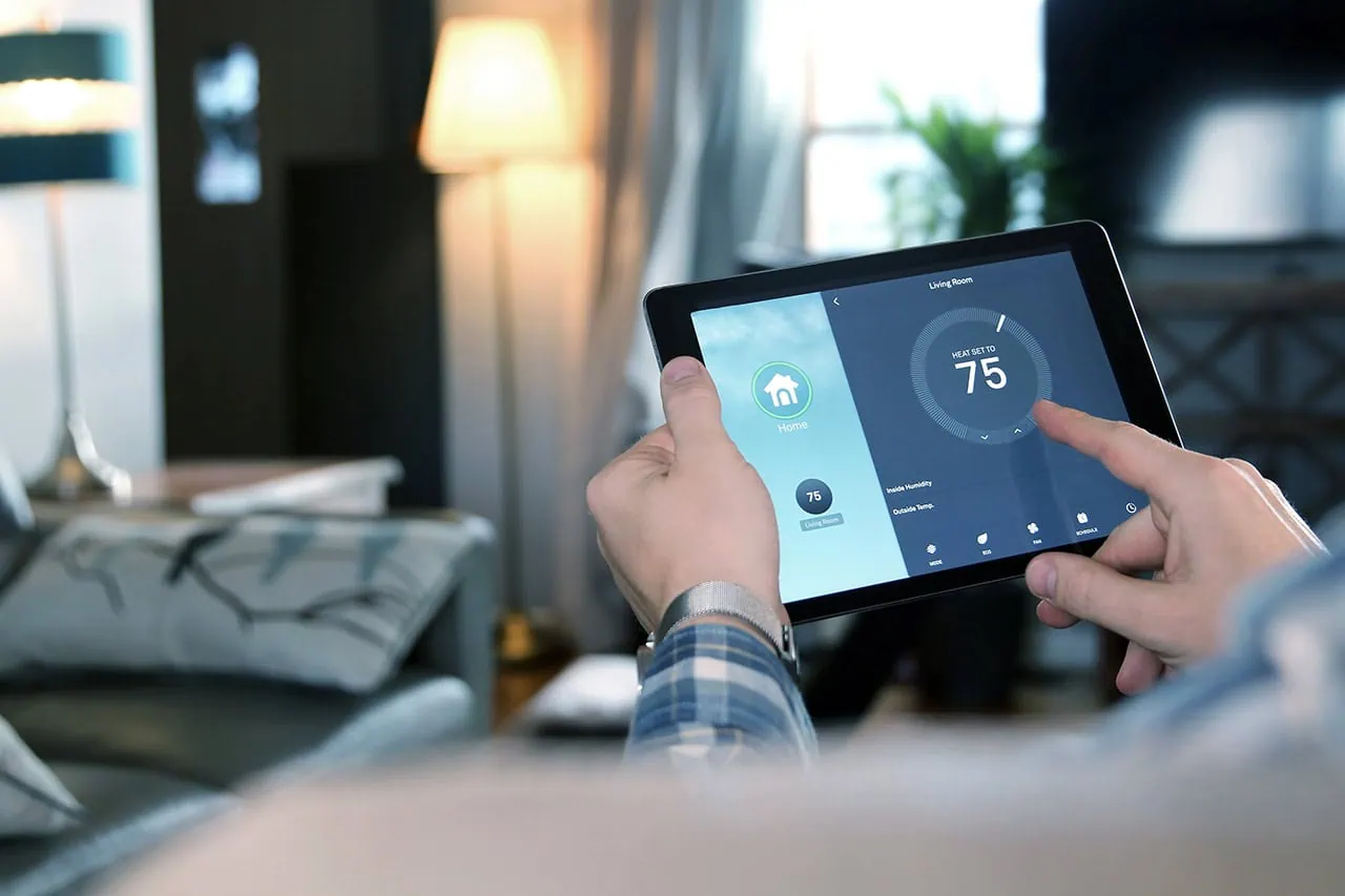 Smart Home Steurung am Tablet